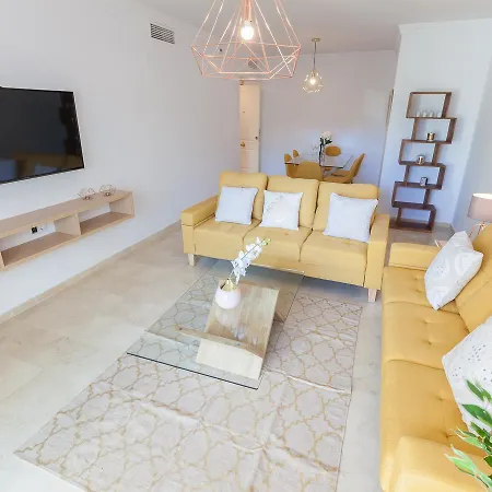 Апартаменты Vacation I Contemporary Apartment, Swimming-pool, 24-7 Security, A Minute From The Marina, The Sea And Luxury Shopping *