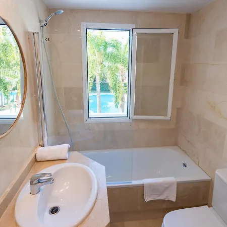 Апартаменты Vacation I Contemporary Apartment, Swimming-pool, 24-7 Security, A Minute From The Marina, The Sea And Luxury Shopping *